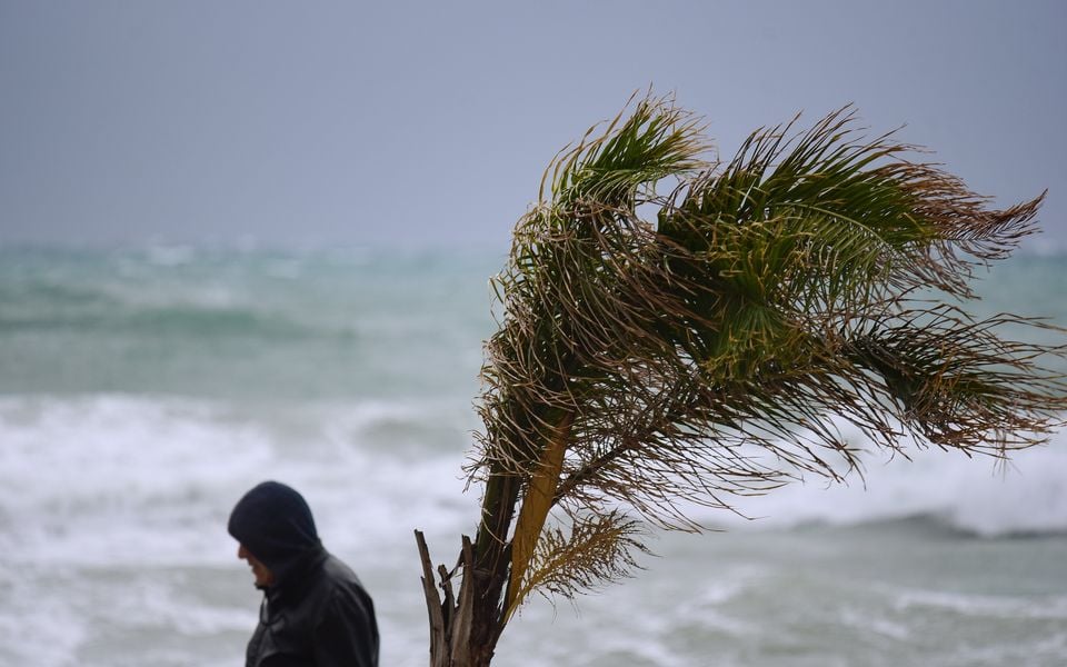 Severe weather warning for western Greece through Monday