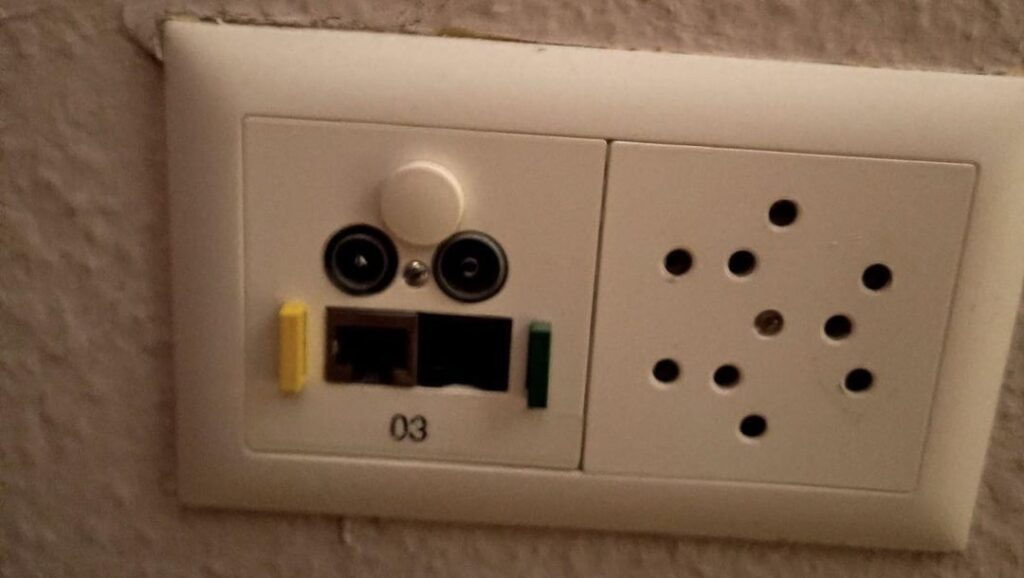 Help me, please, to understand cabling mystery in my apartment's network cabinet