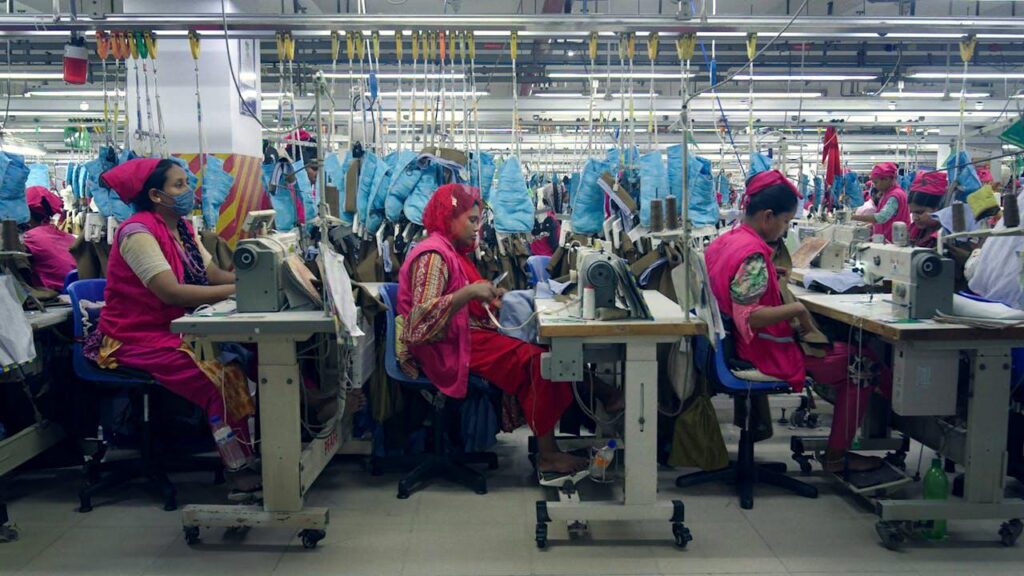 New accusations about questionable conditions at factories that make clothes for Bestseller - Several clothing brands have pulled their production out of Myanmar in recent years. Now Bestseller is encouraged to do the same.