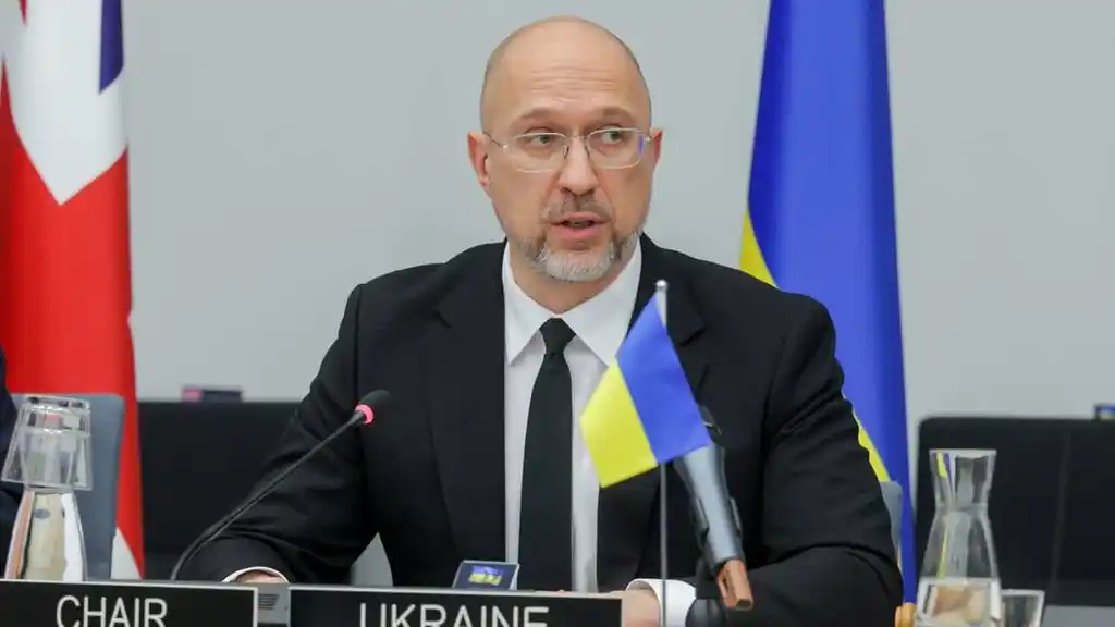 Ukraine military contracts, EU energy aid, US flight delays, Serbia early elections