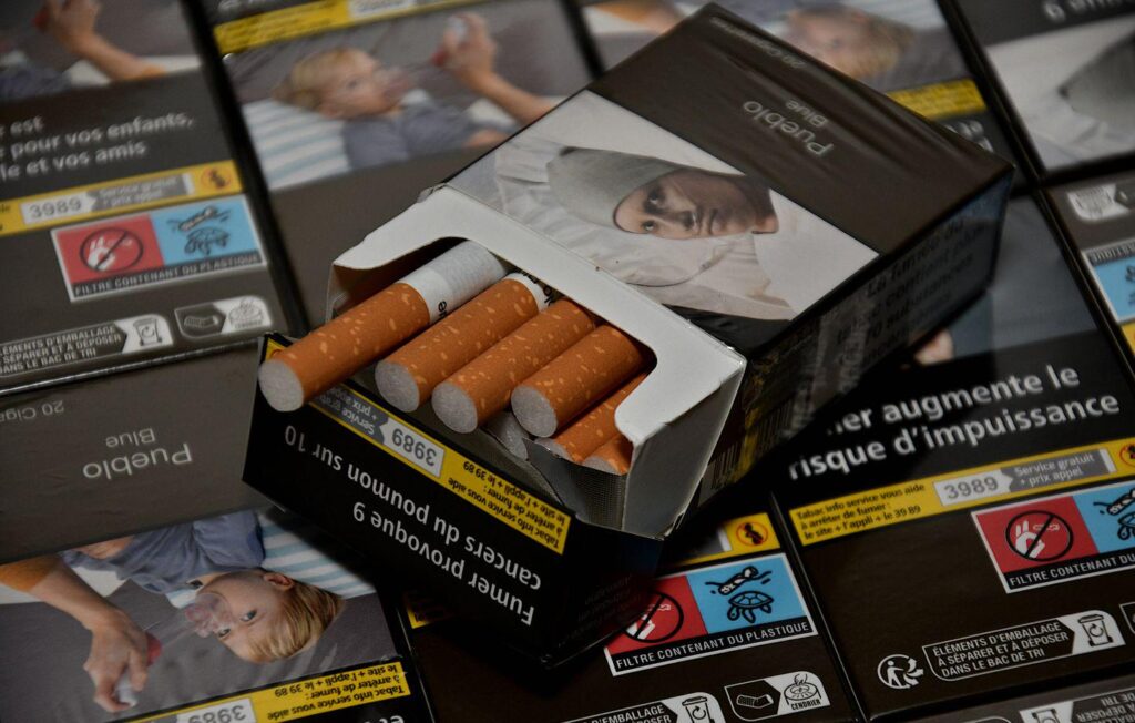 Towards a lifetime ban on tobacco sales for young people born after 2013?
