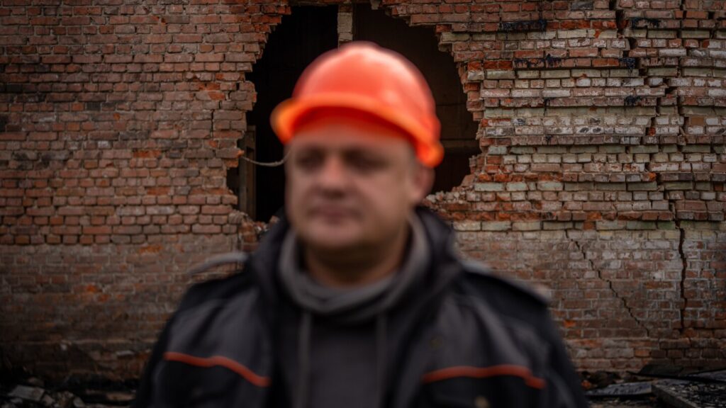 Ukrainian energy workers brave Russian attacks to keep lights on