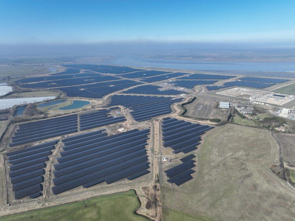 UK adds 1.9 GW of solar in 12 months