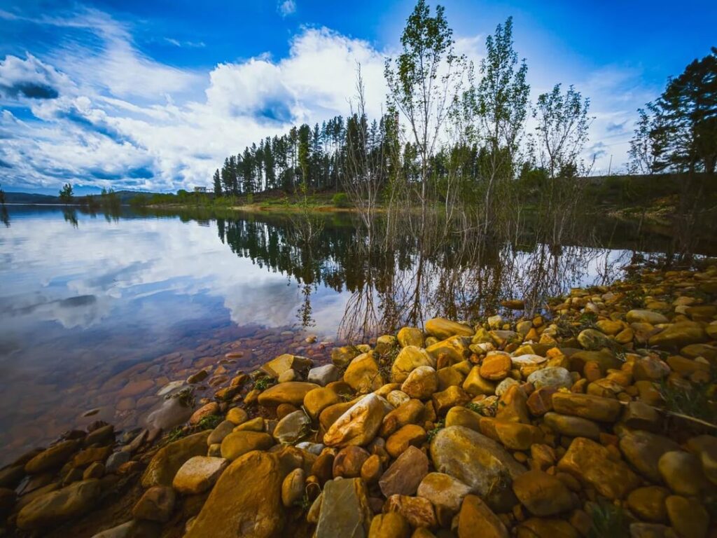 Bárcena reservoir near Ponferrada, Spain