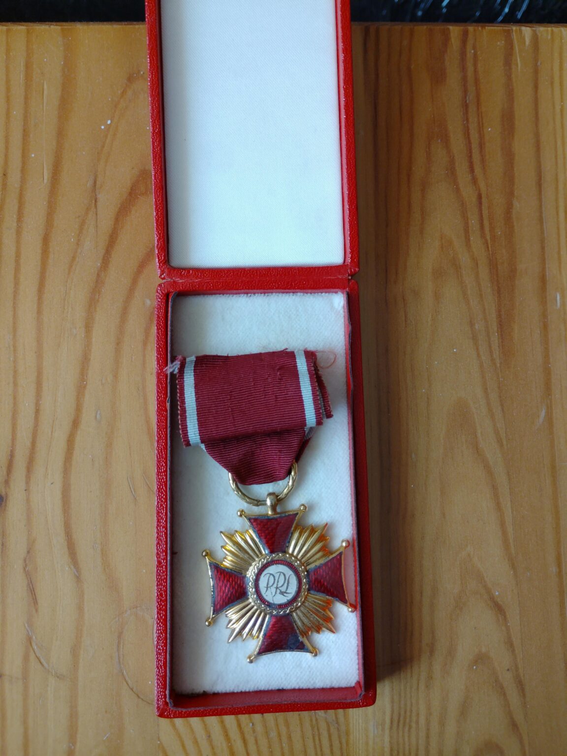 I found out what you can get such a medal for from my grandparents