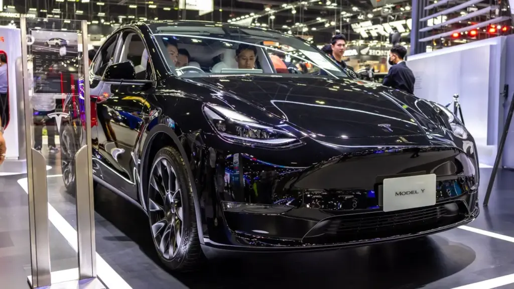 Spain leads Europe, greenlighting driverless Tesla FSD trials
