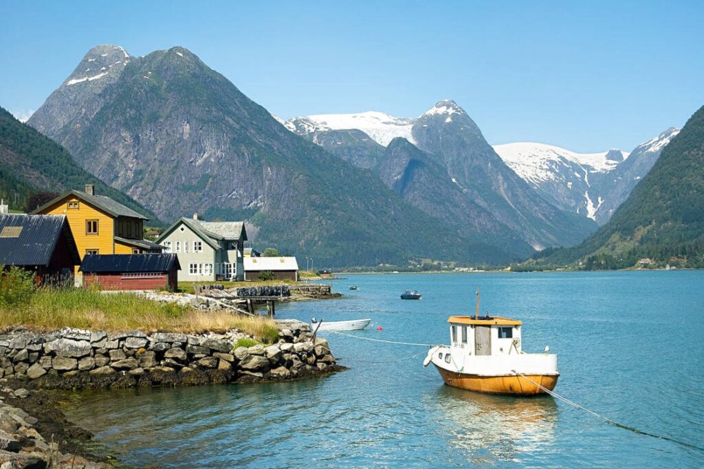 In Norway, Americans unexpectedly stage salute to Canada