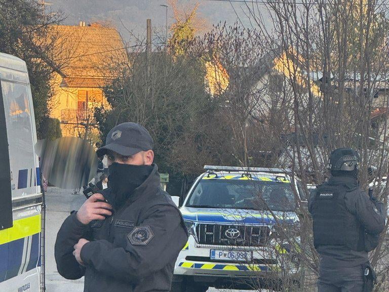 The police with a new house search in the NM Roma settlement