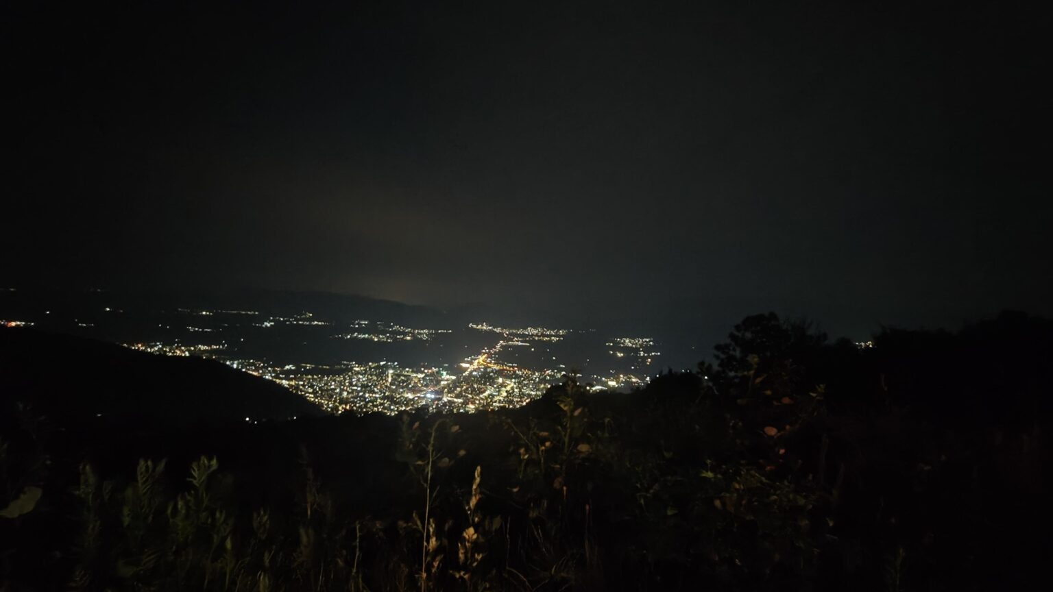 A night view of Tetovo from the R1209