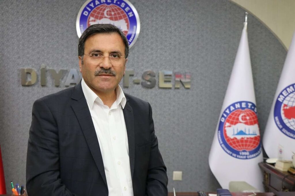 Diyanet-Sen President Ali Yıldız opposed the recitation of Mawlid for Atatürk on November 10: "The religious officials and our Union could not understand why such a program, which has not been implemented before, was needed."