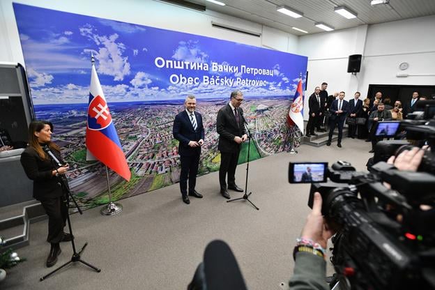 Slovak President Peter Pellegrini and Serbian President Aleksandar Vučić during a press briefing in Bački Petrovac, Serbia, on Monday, 22 December 2025.
