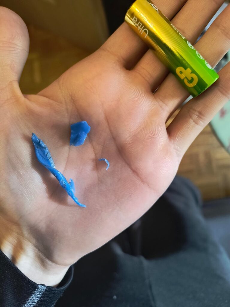 Scraps of plastic in Biedronka vegetables for the pan, be careful, little faces