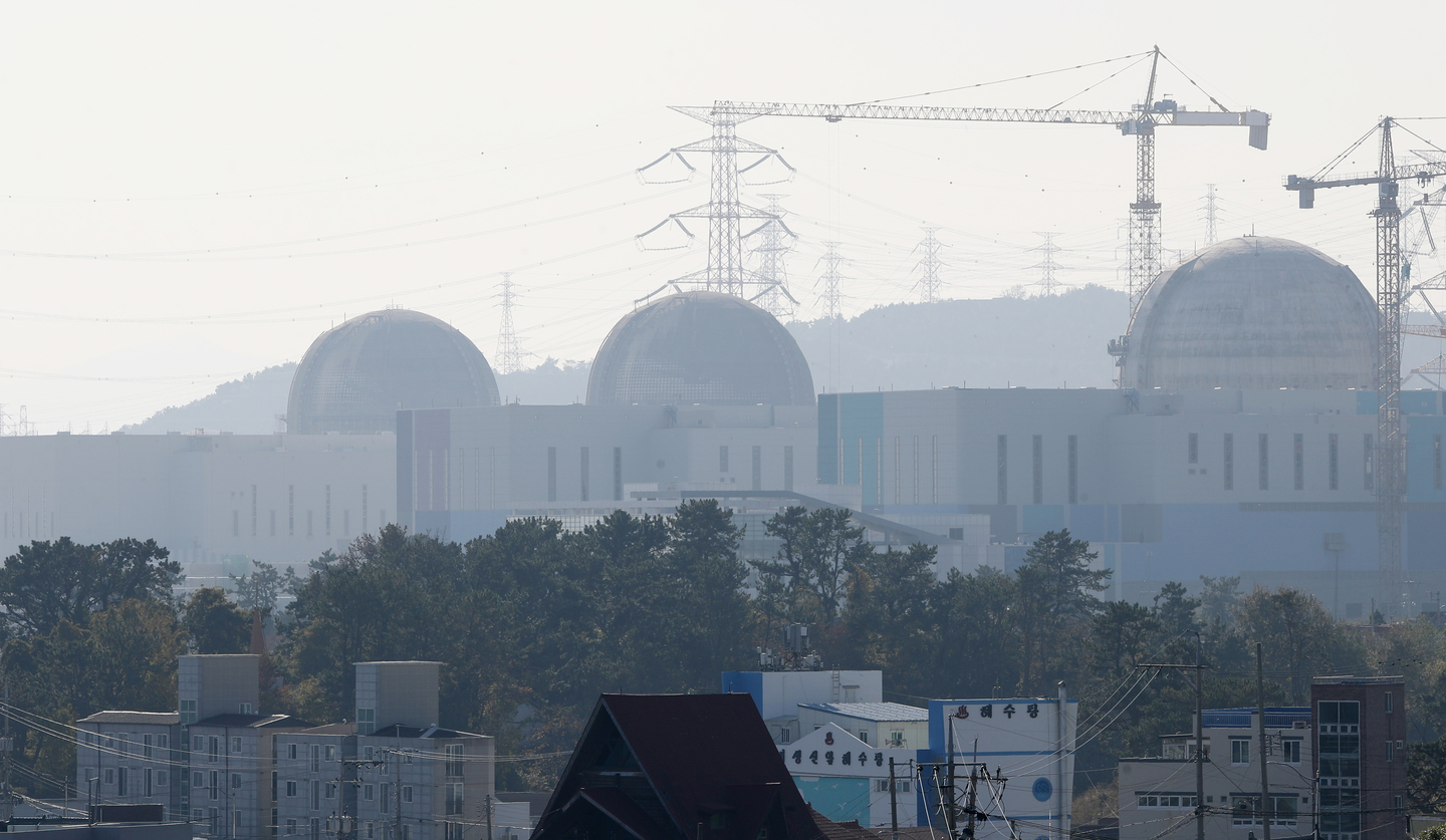 Shin-Kori Units 3 and 4, along with Unit 5 under construction, are seen at Shin-Kori Nuclear Power Plant in Ulju County, Ulsan, on Nov. 9, 2022. [YONHAP]