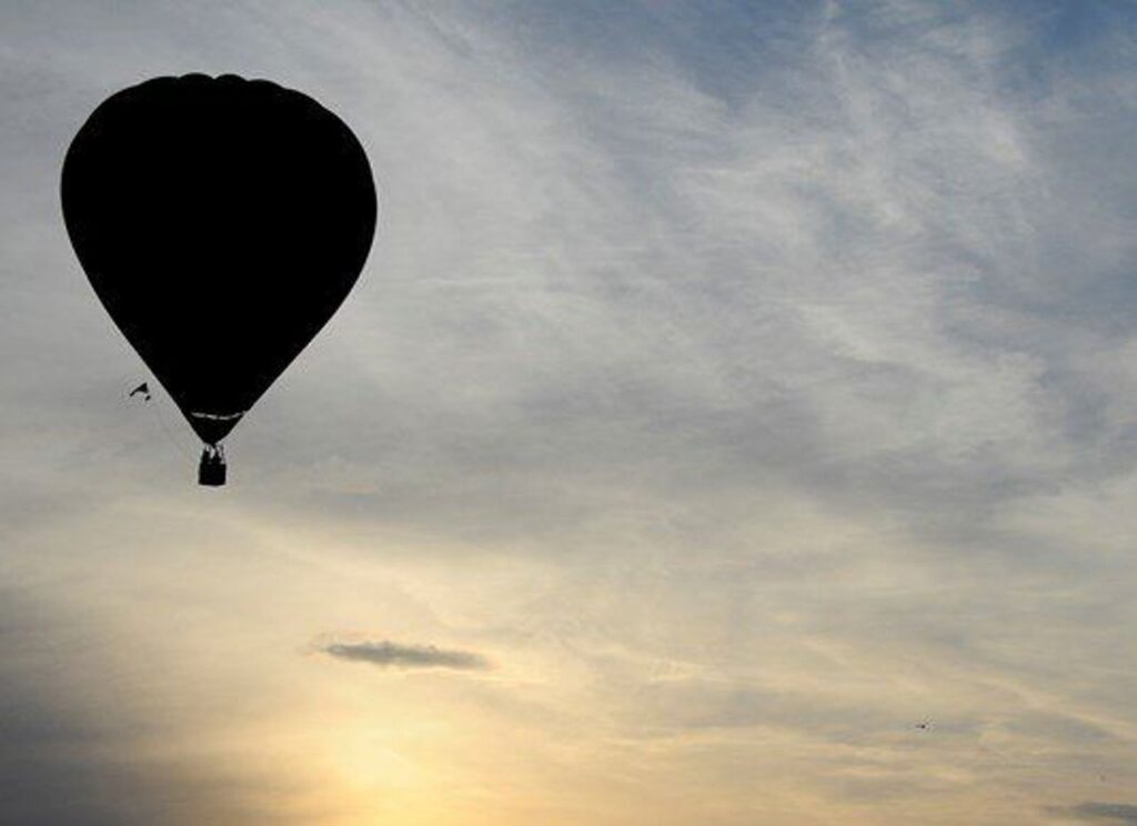 Moldova airspace alert triggered by hot air balloon near Ukrainian border
