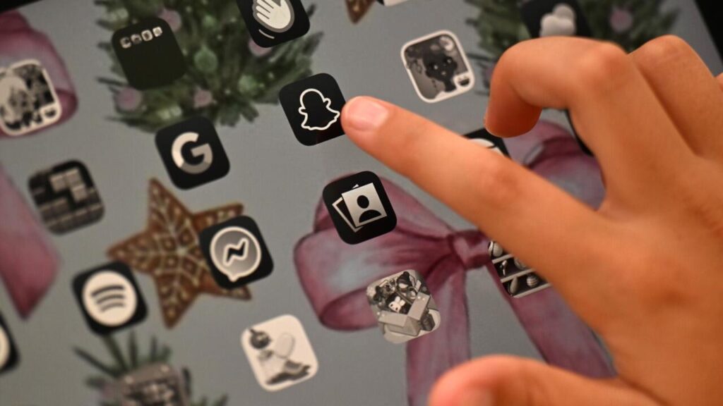 France is also preparing to follow the "Australia model" and is preparing the entry into force of a social media ban for children under 15.