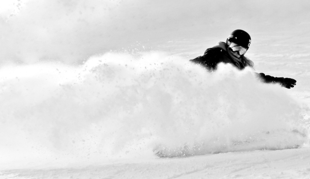 Skiers and Snowboarders in Italy Are Now Required By Law to Wear Helmets