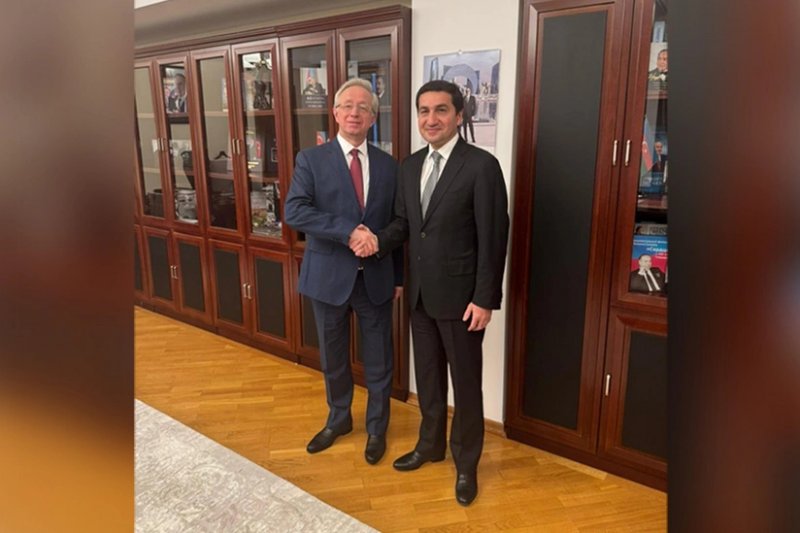 Azerbaijan presidential aide meets Russian deputy FM