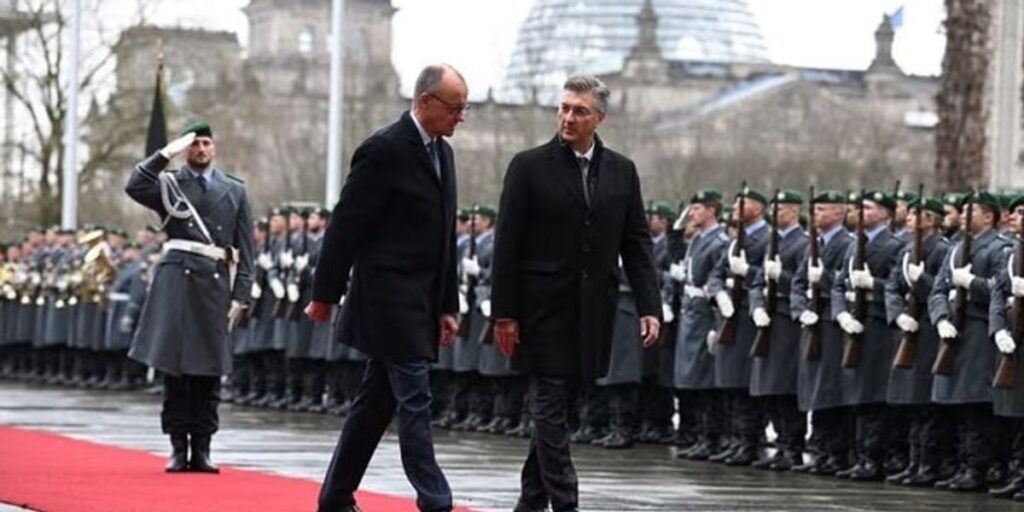 Croatia signs deal to buy 44 Leopard tanks from Germany