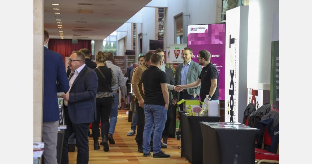 Poland assesses tunnel berry yields and labour gaps at Berry Forum Poland assesses tunnel berry yields and labour gaps at Berry Forum