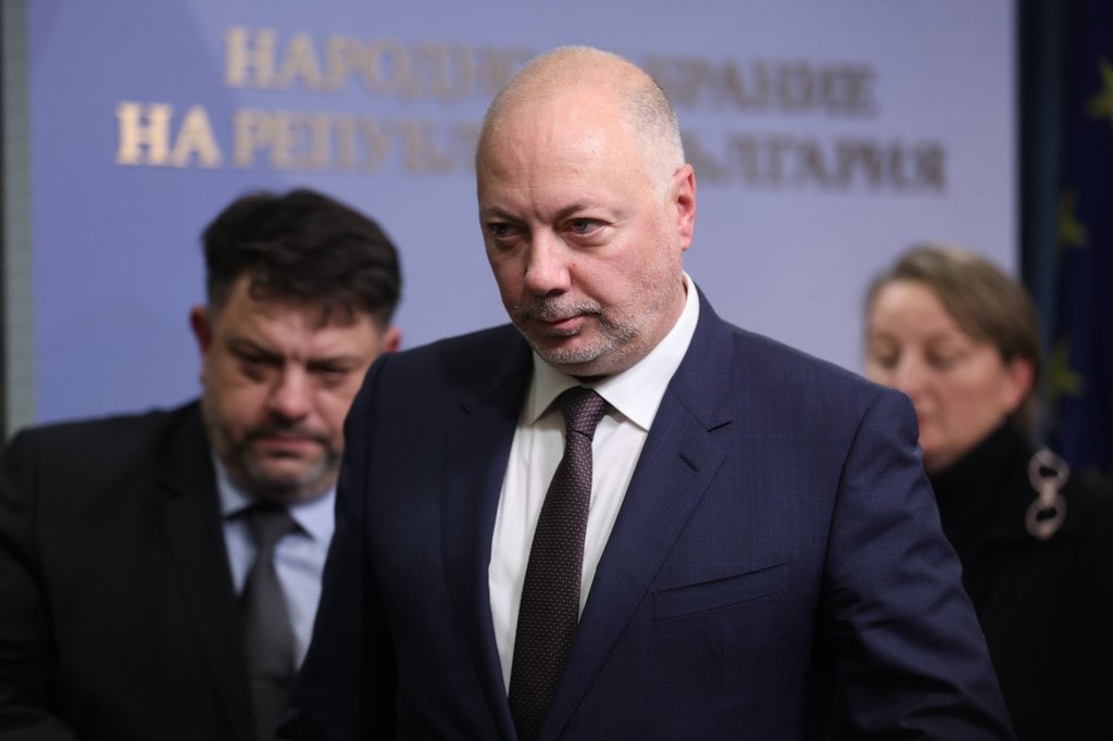Bulgarian Prime Minister Rosen Zhelyazkov announces that Bulgaria