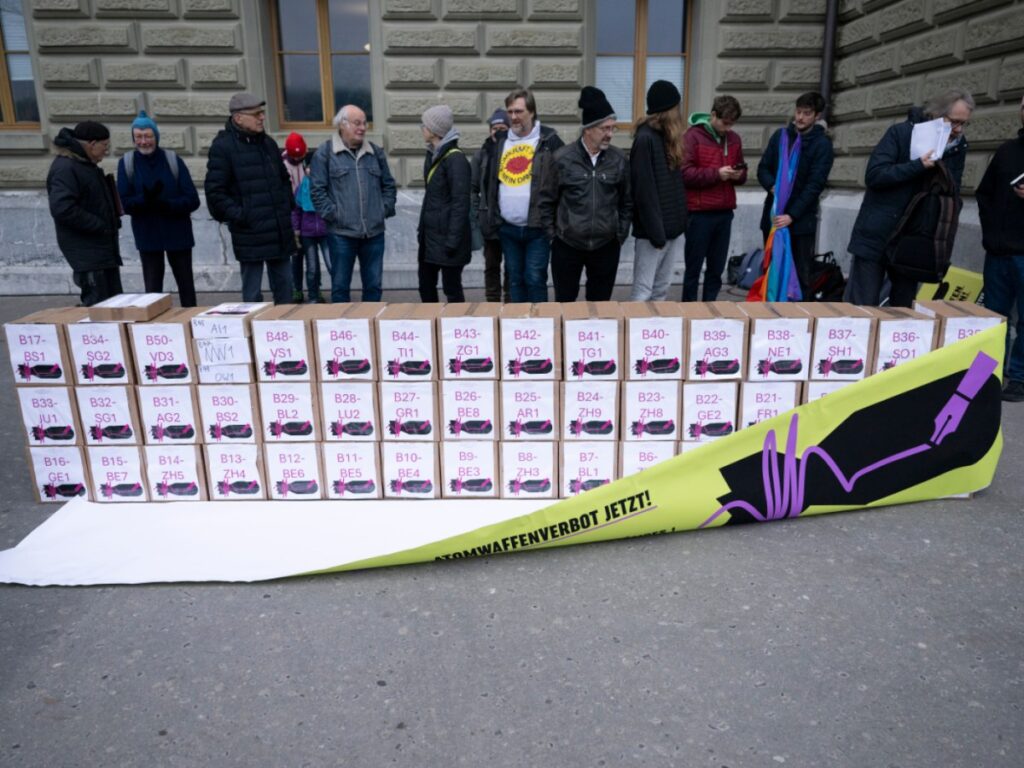 Initiative to sign Switzerland up to UN nuclear arms ban treaty submitted