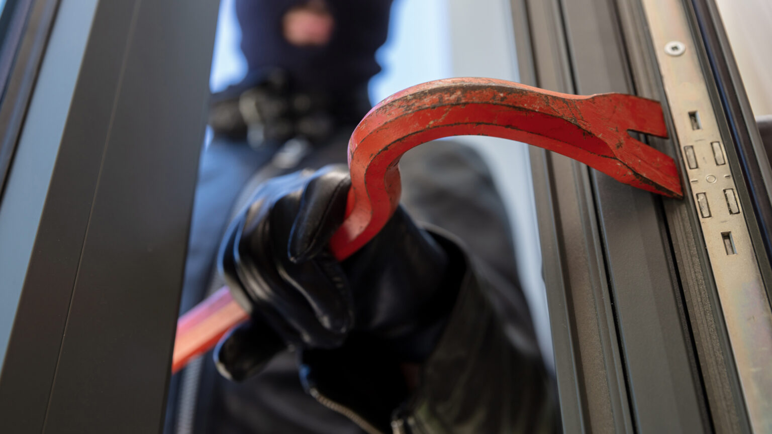 Burglaries and drink-driving incidents reported