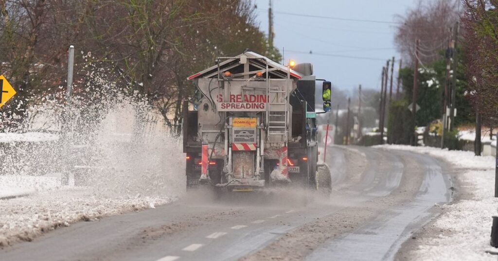Ireland snow forecast as Met Eireann identifies exact date of dreary and dramatic change Irish Mirror
