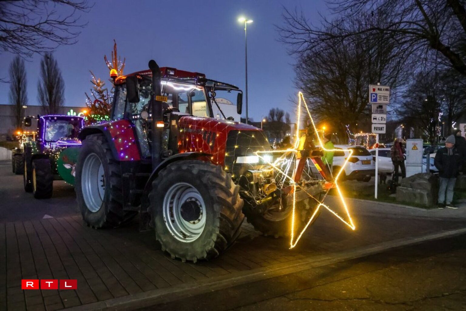 Young Farmers’ festive tractor parade lights up Luxembourg on Boxing Day