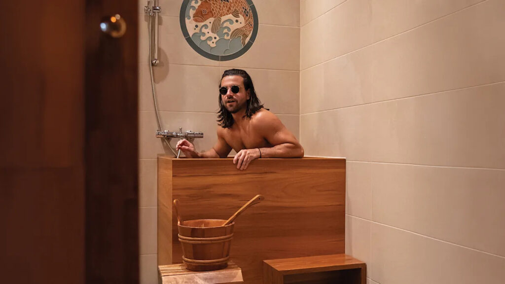 I stayed in Kourtney Kardashian’s suite in Iceland–here’s what it was actually like Yahoo creators home