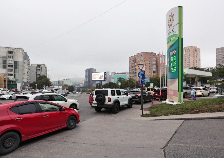 Cars line up to buy fuel at a gas station in Vladivostok, Russia, on August 22, 2025.
