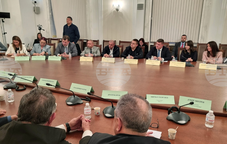 Parliamentary Committee Brings Together Bulgarian Associations from North Macedonia in Sofia