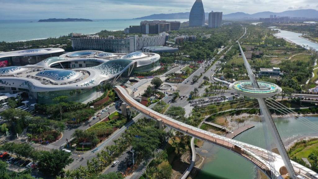 China's 2026 economic agenda to kick off 15th Five-Year Plan with high-quality growth_英语频道_央视网(cctv.com)