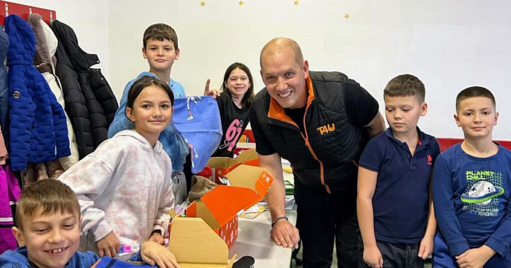 Teams4U Wrexham send out over 60,000 shoeboxes to Bosnia