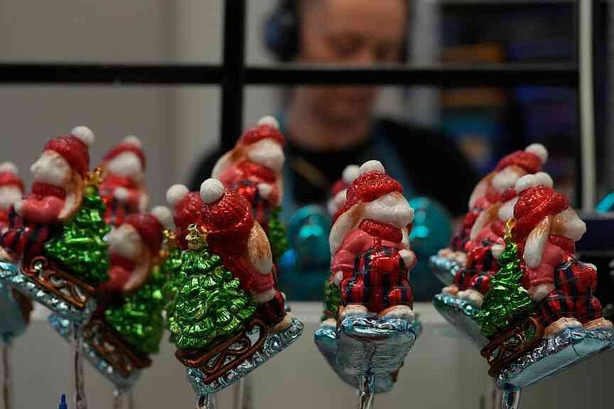 Polish company makes custom baubles