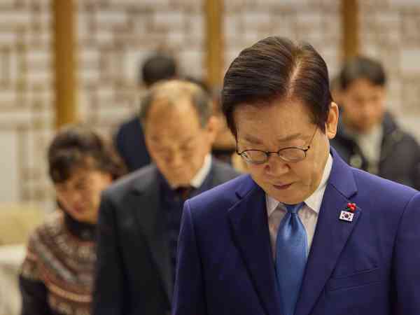 Pres. Lee Pays Tribute to Public Service Personnel Who Sacrificed Lives for Nation, Community