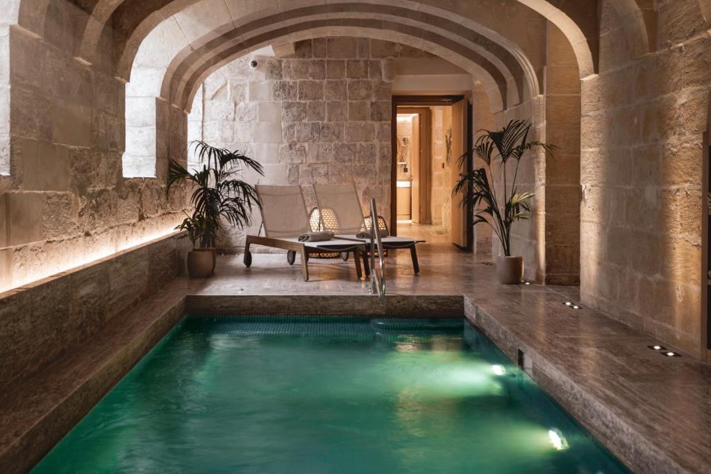 12 Stunning Hotels in Valletta, Malta with a Pool