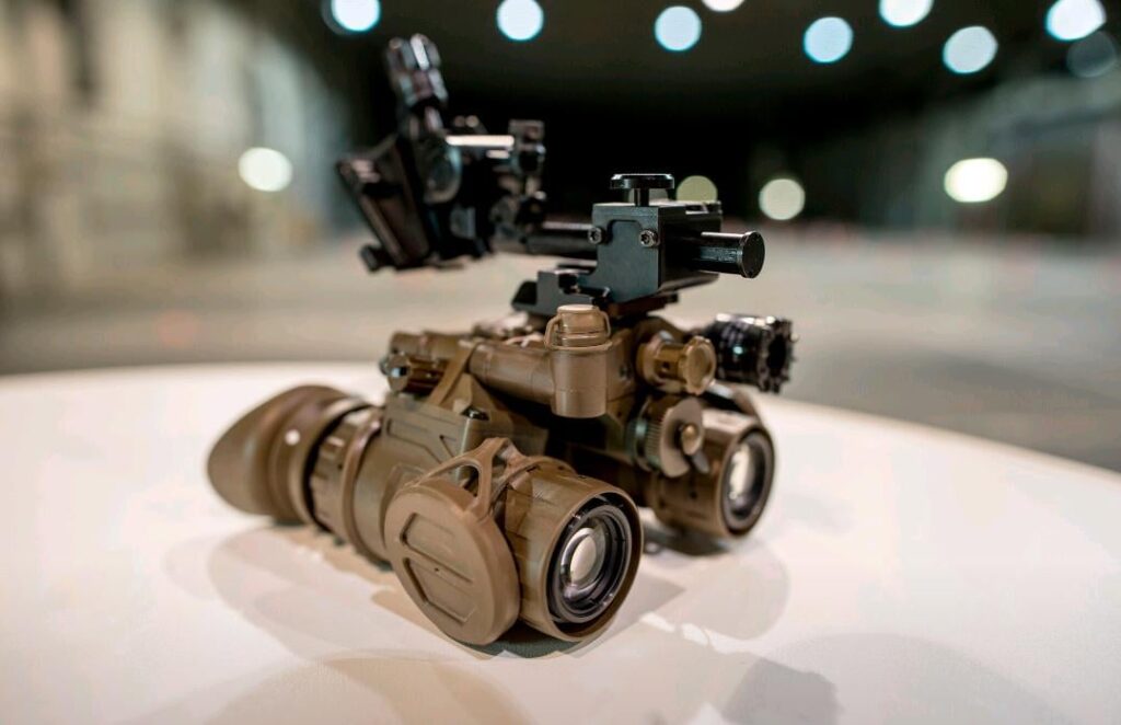 Belgium and Germany signed an agreement with the Greek Theon Sensors, which, in collaboration with the German Hensoldt, will deliver 100,000 MIKRON type night vision binoculars to the Bundeswehr and another 4,000 to the Belgian army.