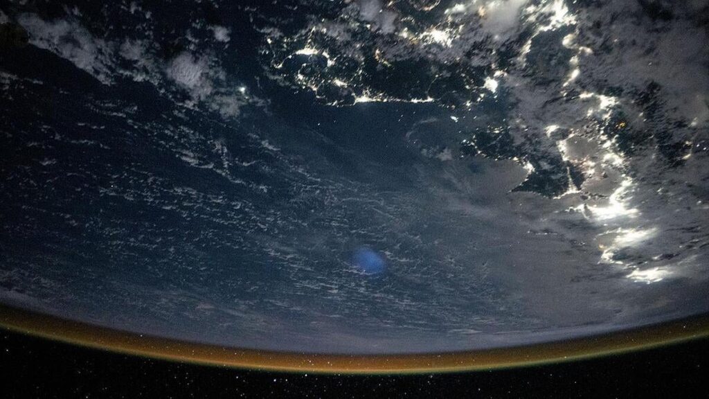 Papermoon: A Space-Grade Linux for the NewSpace Era