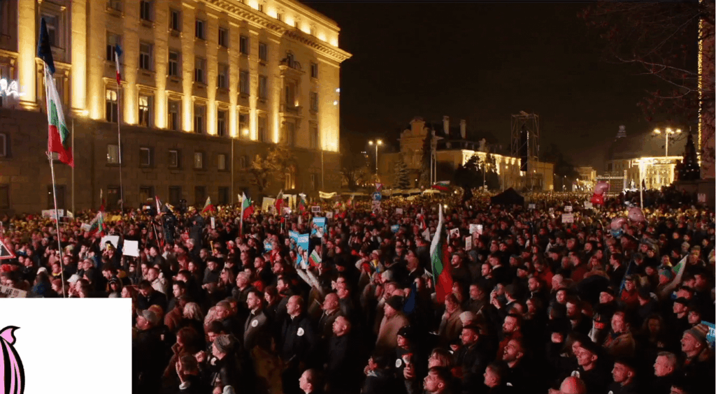 Where the hell is this picture on BTV and Nova?? Earlier they released for 2 minutes to say what are the measures for the protest and showed 200 people in front of the national assembly without turning the camera. I hope someone from the podium gets scared and calls them out and asks why they don't broadcast the protest live!