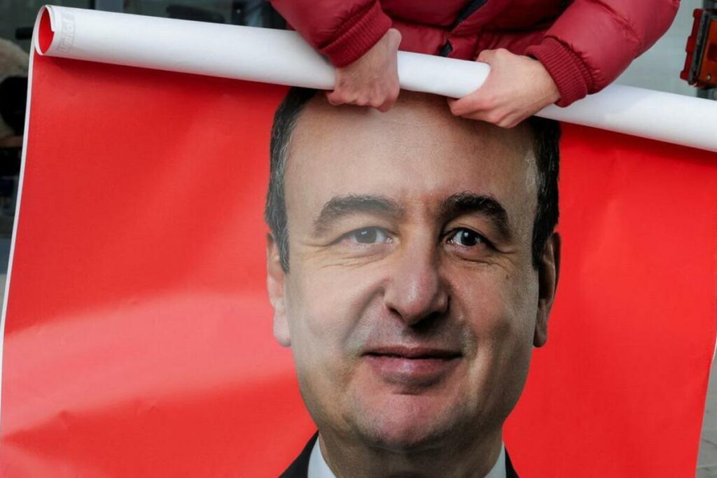 Between hope, disappointment and uncertainty Between hope, disappointment and uncertainty