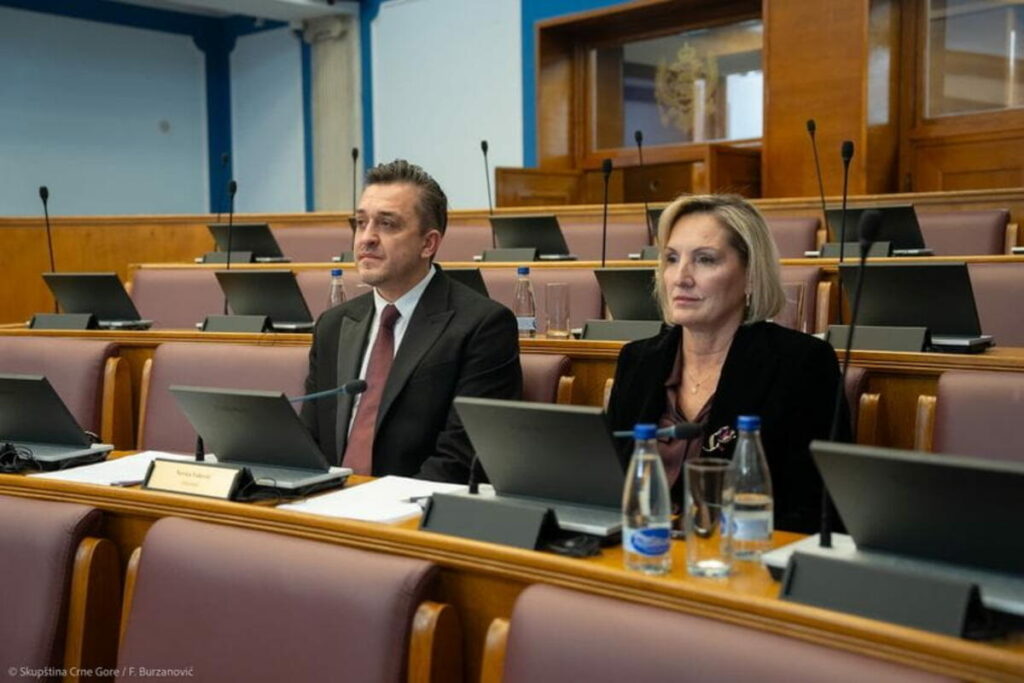 Montenegro faces the so-called Greek scenario if it continues to miss opportunities Montenegro faces the so-called Greek scenario if it continues to miss opportunities