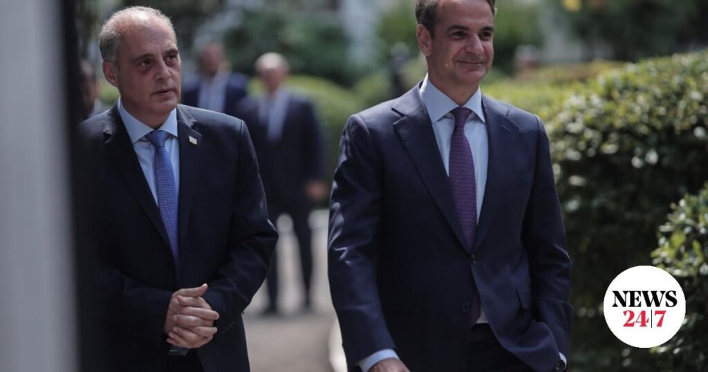 Have you seen Mitsotakis attacking Velopoulos lately? • The signs of change in the relations between Megaros Maximos and Hellenic Solution as the polls approach.