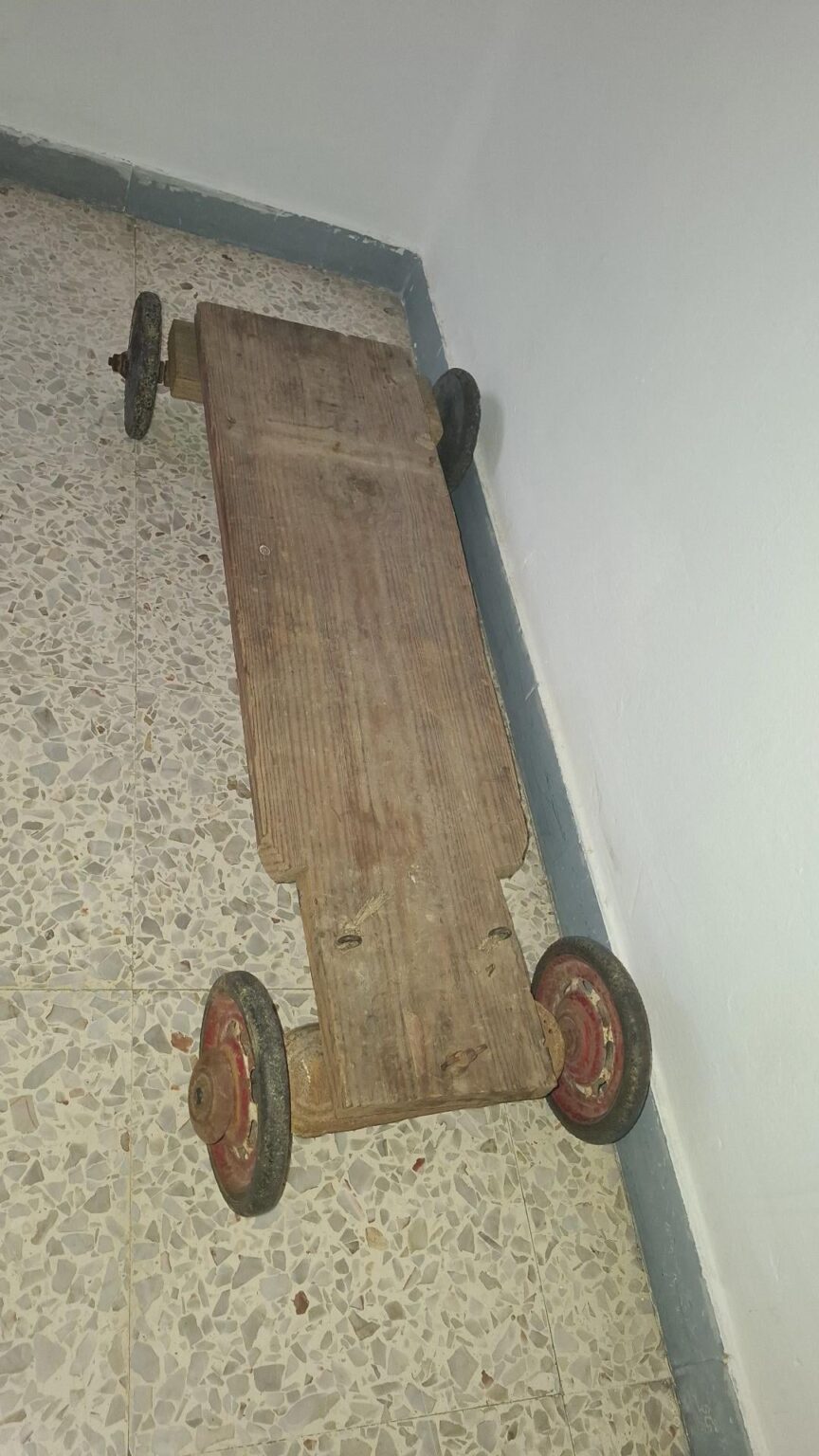 Old toy to identify