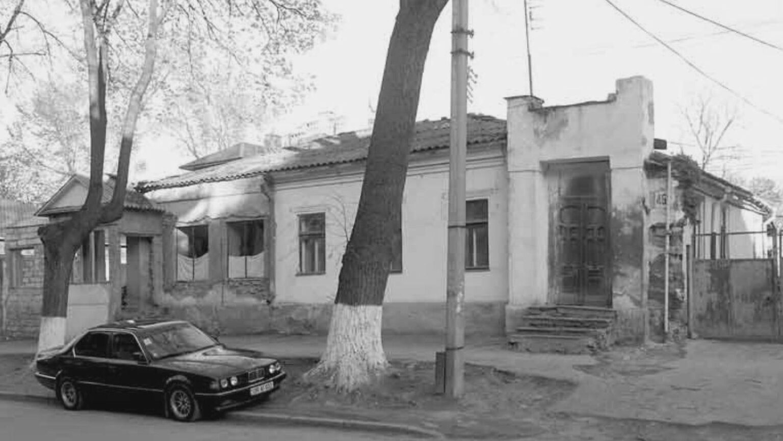 Two historical monuments in Chisinau, demolished for the construction of blocks of flats. The Ministry of Culture accuses the City Hall