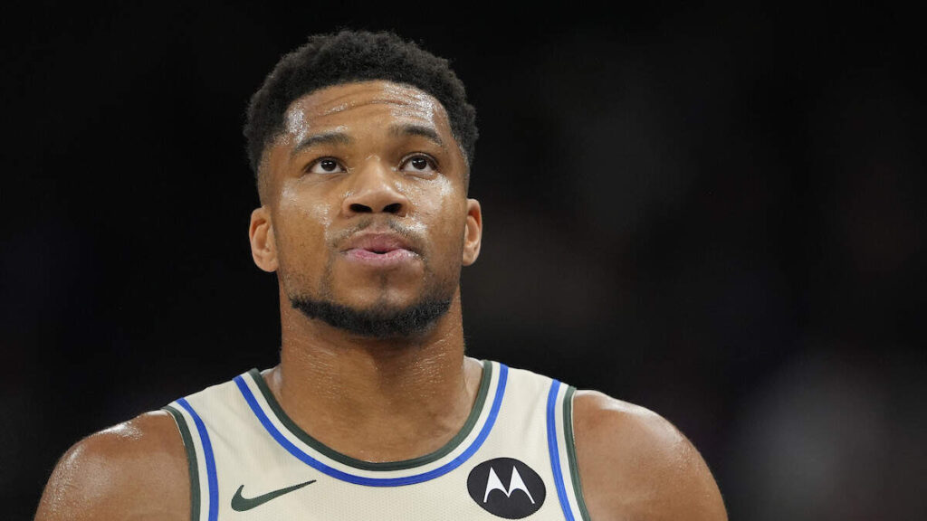 Giannis Antetokounmpo Discussing Plans On NBA Future: Report