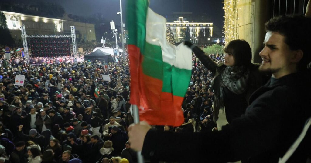 Bulgarians protest widespread graft and call for a fair election | National News