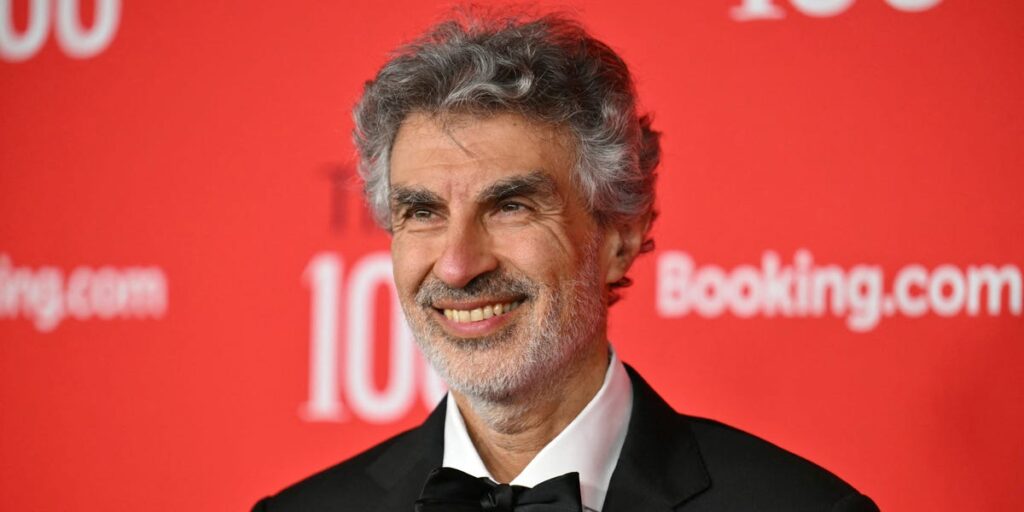 Godfather of AI Shares Advice to His Grandson in the Age of AI: Be a 'Beautiful Human'