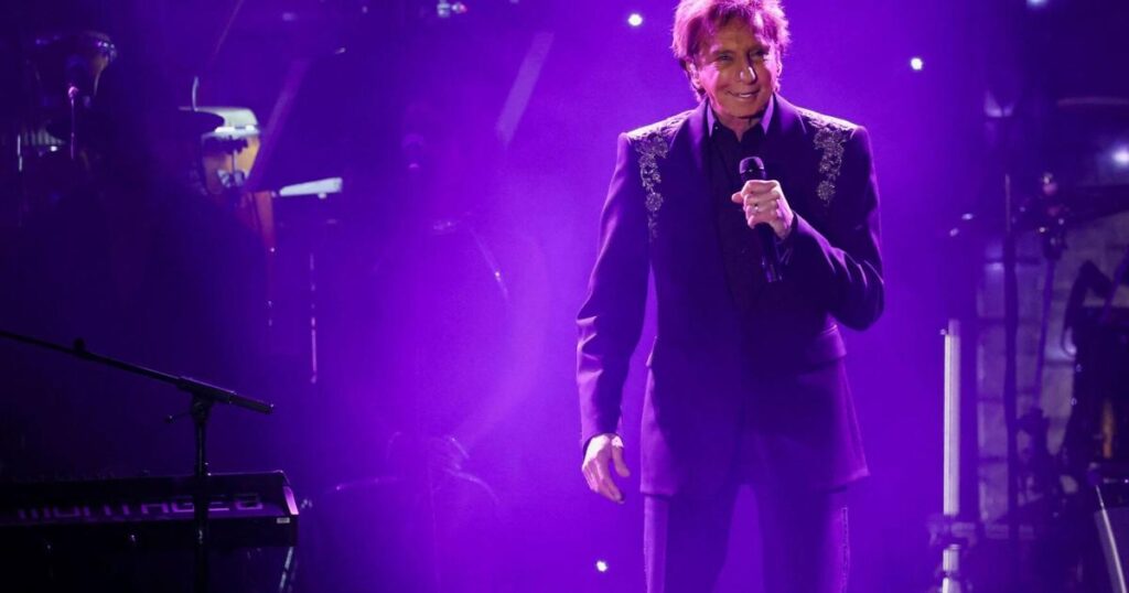 Barry Manilow reveals he has lung cancer | Entertainment