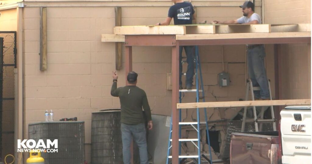 Driver crashes into business on Broadway in Pittsburg | Auto-accident