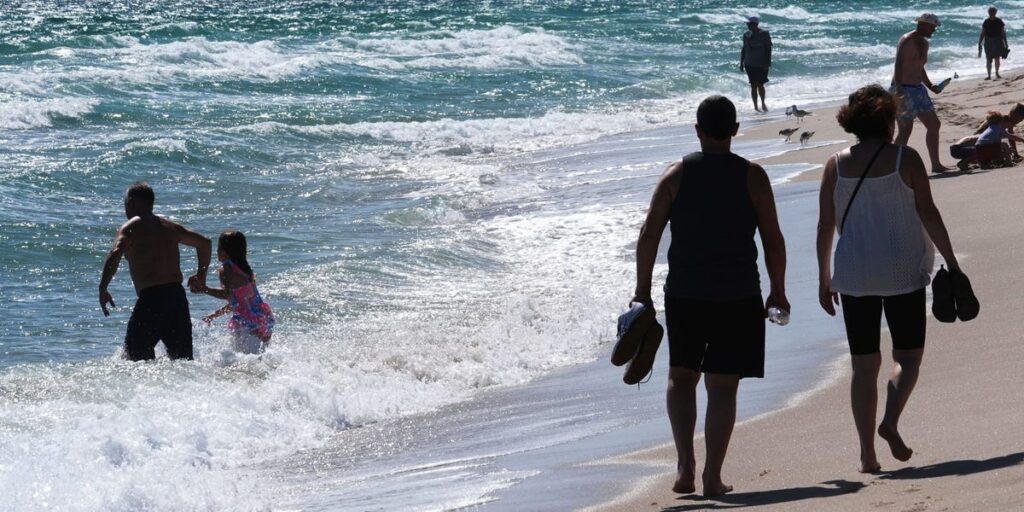 The Risks of 'Ghost Vacationing' During the Holiday Season